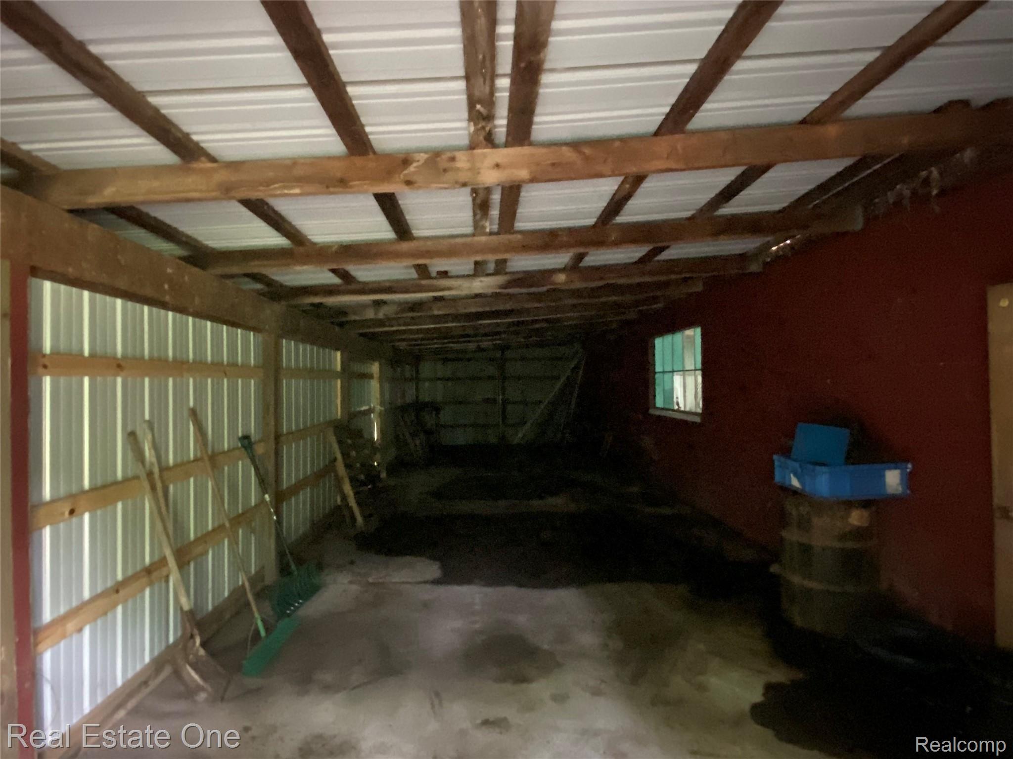 1465 Addis Road Holly, MI 48442 - Photo 7 of 16 Interior of the Lean Barn
