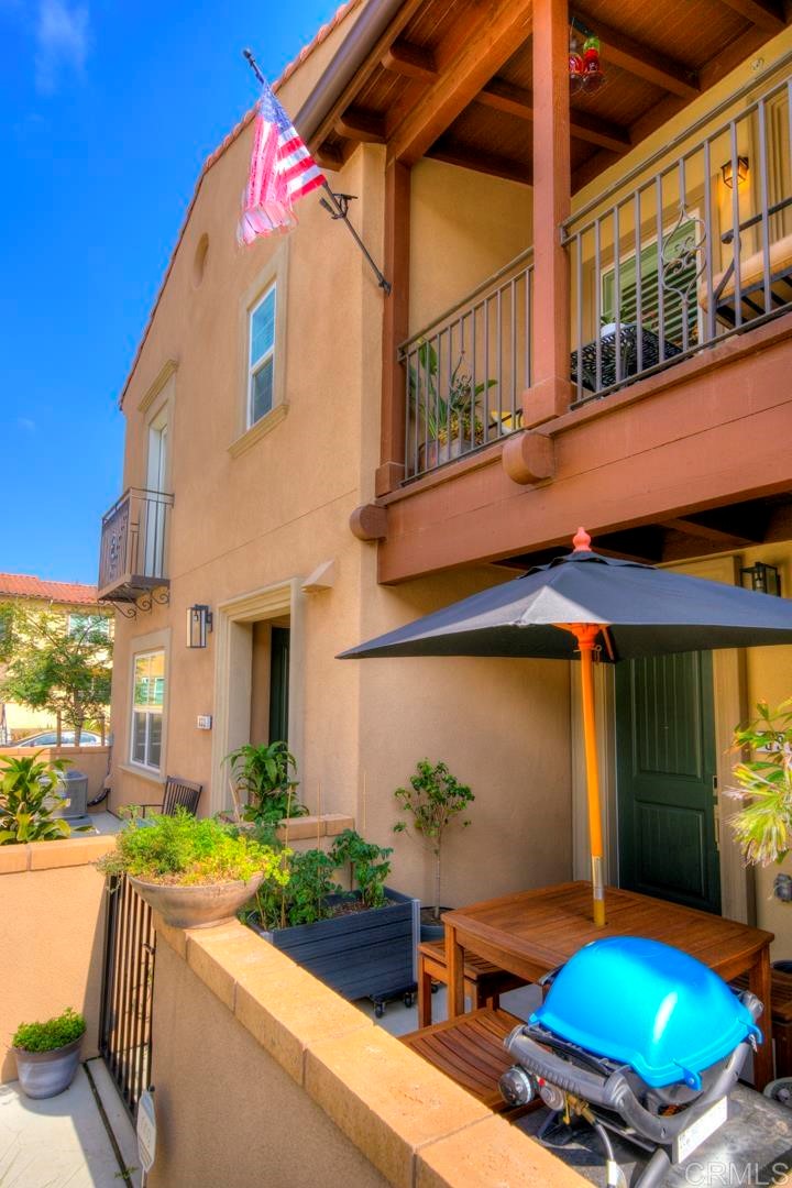 835 Blackstone Drive San Marcos, CA 92078 - Photo 2 of 30 a house with swimming pool in front of it