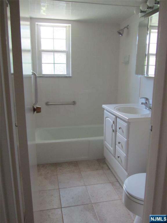 360 Knickerbocker Road, Unit 26 Dumont, NJ 07628 - Photo 3 of 5