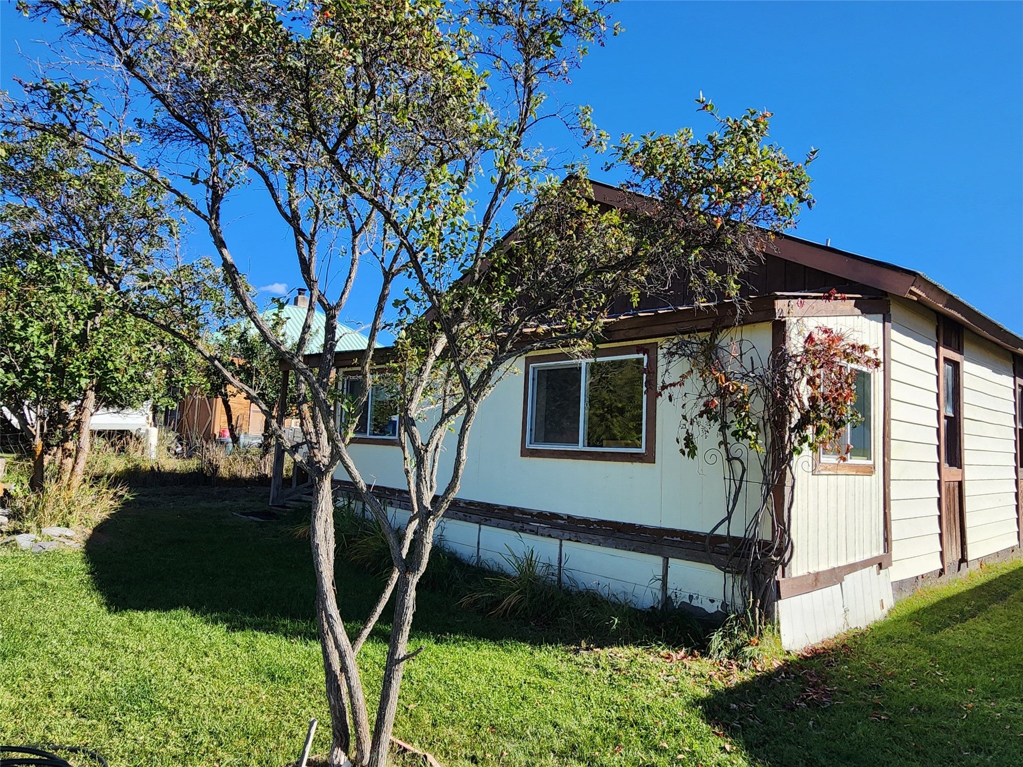 Historic single-level home in downtown Fortine
