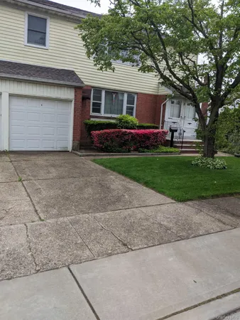 $1,199,999 | 2 Charles Street, Floral Park, NY 11001