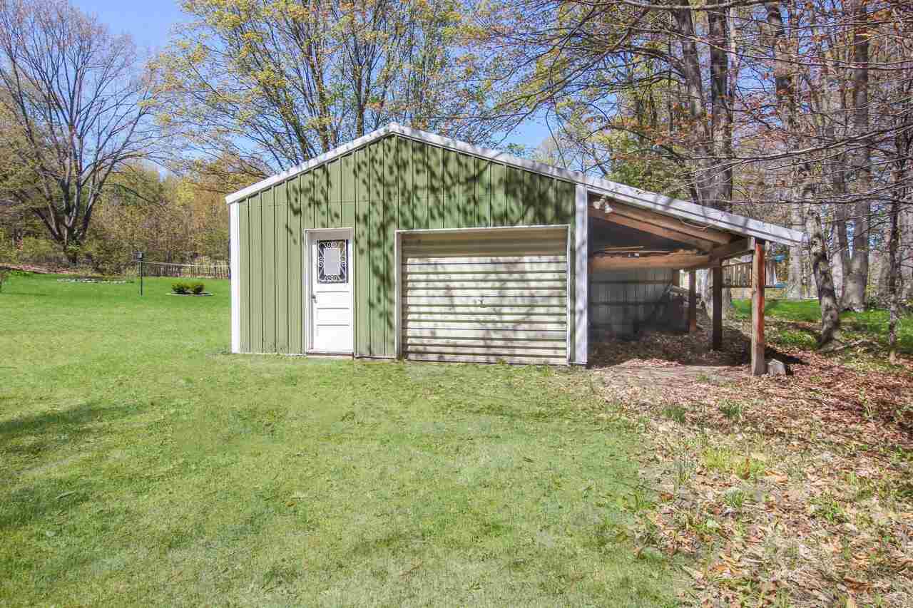 6360 South Maple City Road Maple City, MI 49664 - Photo 21 of 34 1887426-20.JPG