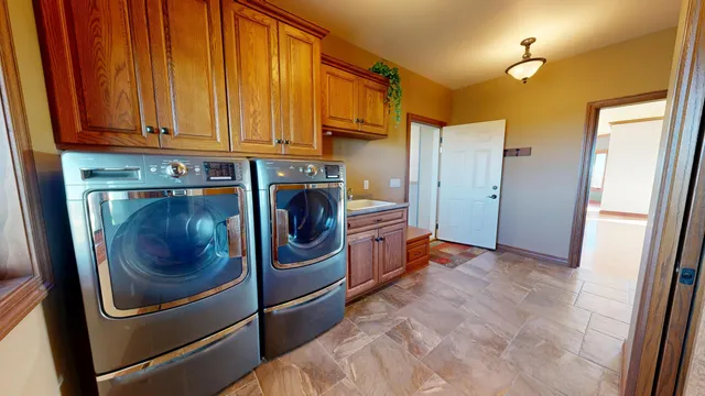 $669,000 | S3358 Hass Lane, Harmony, WI 54665