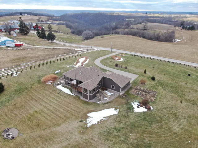 $669,000 | S3358 Hass Lane, Harmony, WI 54665
