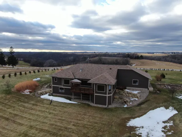 $669,000 | S3358 Hass Lane, Harmony, WI 54665