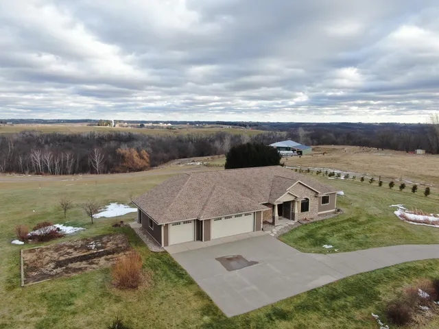 $669,000 | S3358 Hass Lane, Harmony, WI 54665