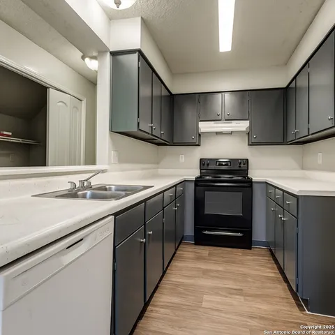 $480,000 | 7527 Oak Chase, San Antonio, TX 78239