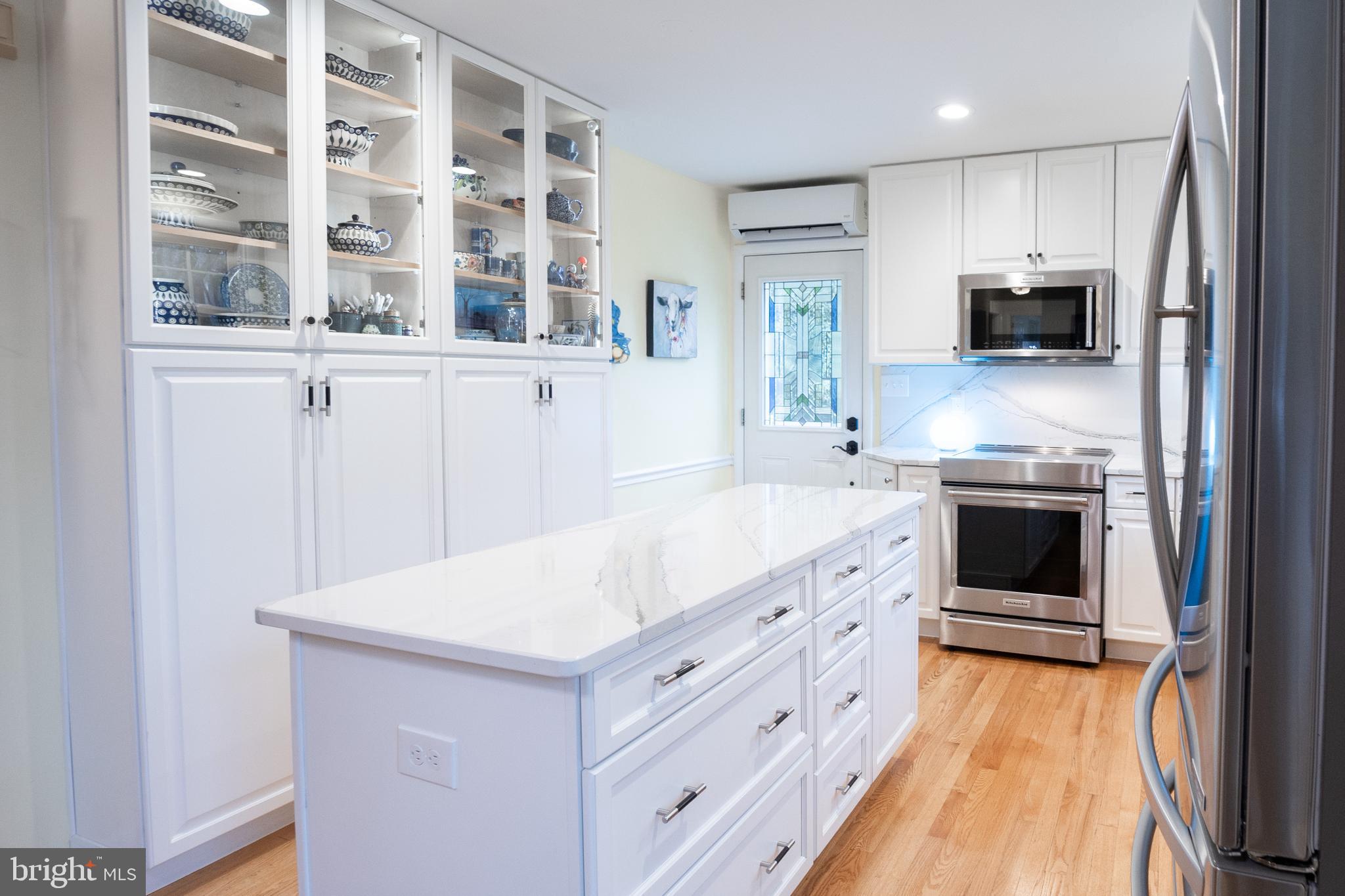 9941 Frederick Road Ellicott City, MD 21042 - Photo 4 of 50 Large island with built in storage
