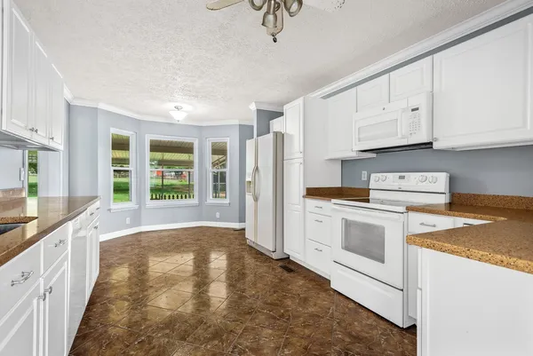 $2,400 | 710 Penn Court, Murfreesboro, TN 37128