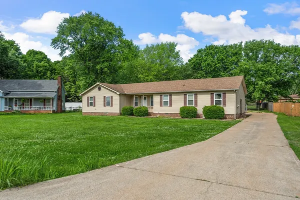 $2,400 | 710 Penn Court, Murfreesboro, TN 37128