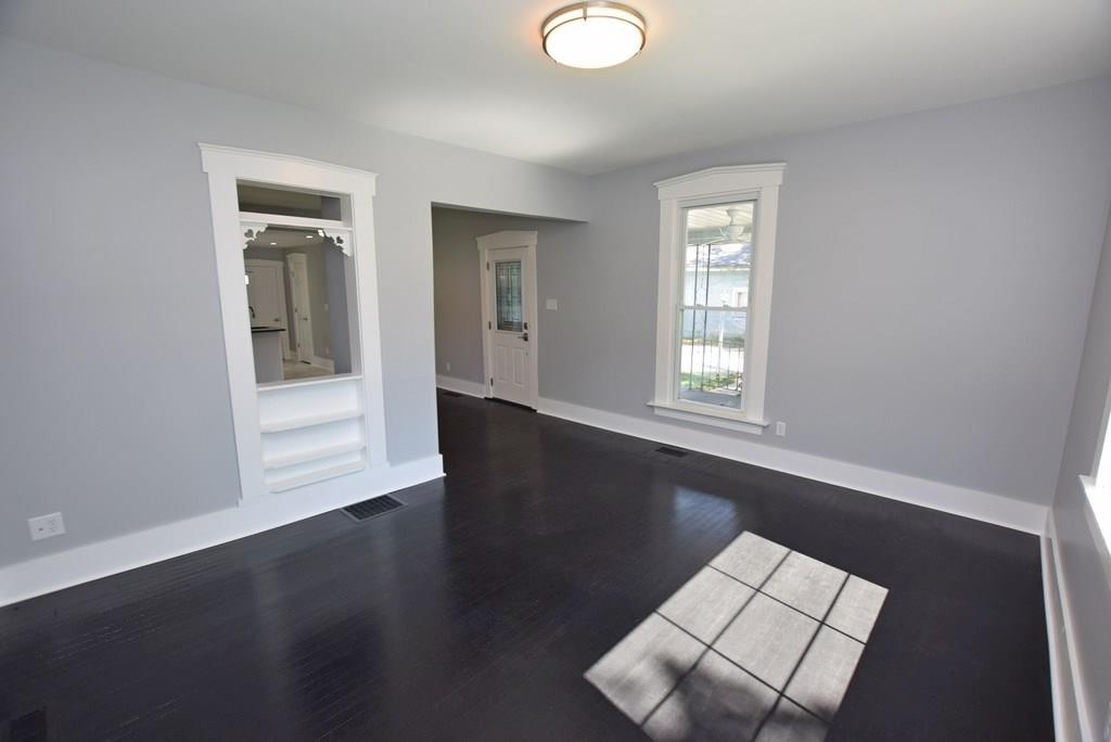 240 South Pendleton Avenue Pendleton, IN 46064 - Photo 5 of 31
