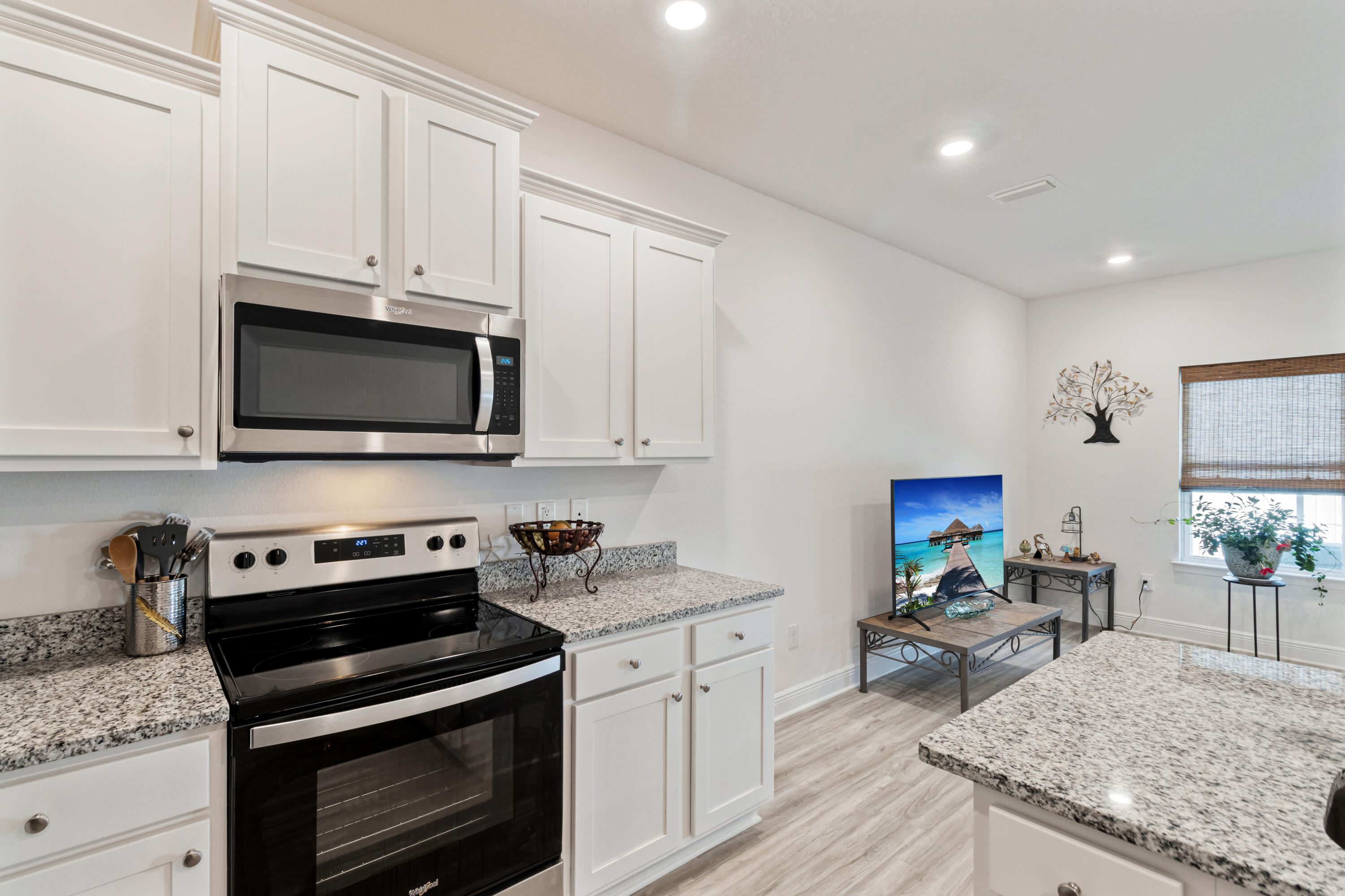 33 Sparrow Avenue Santa Rosa Beach, FL 32459 - Photo 5 of 27 Custom shaker style cabinets