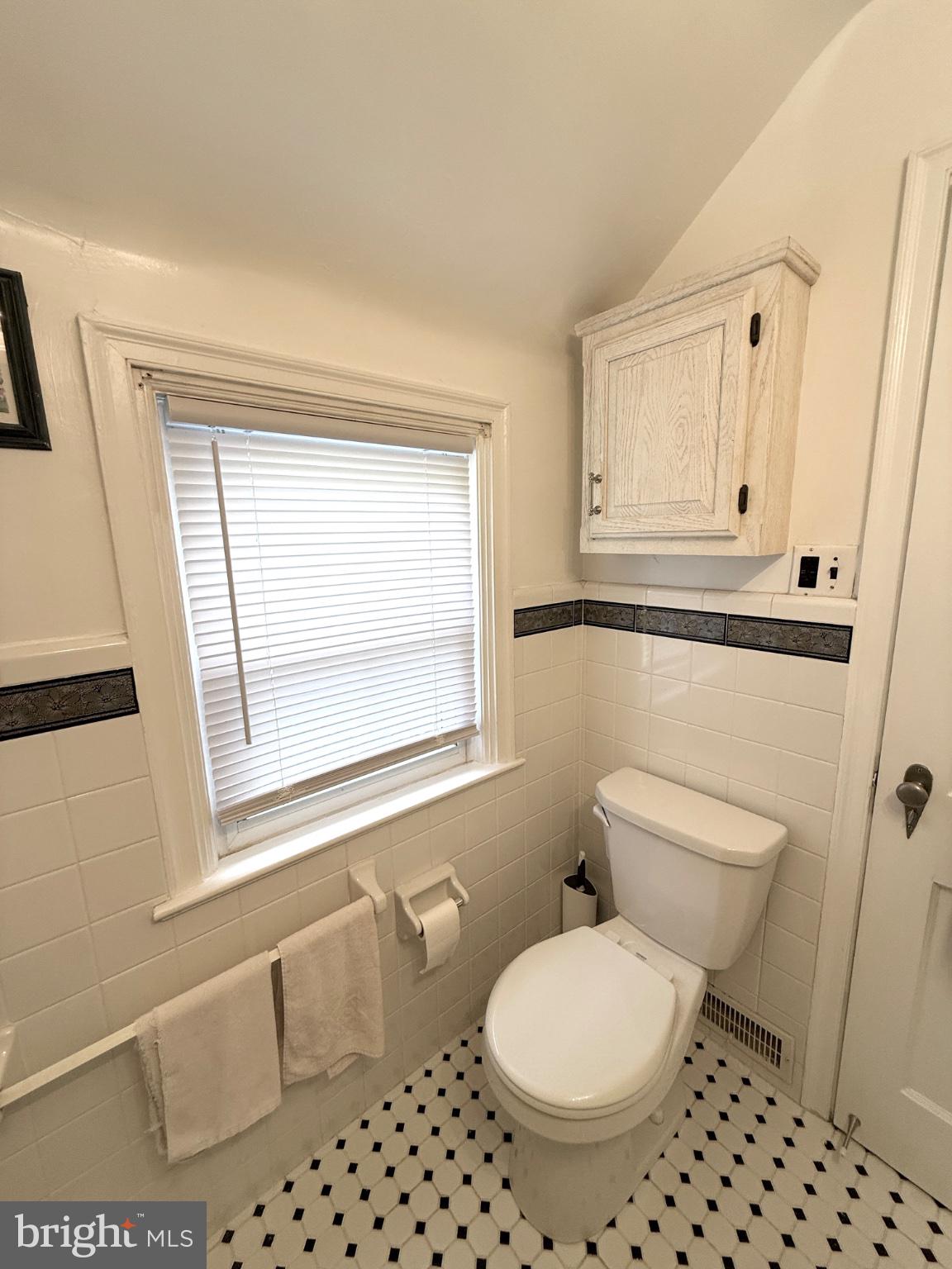 1013 Wellington Road Jenkintown, PA 19046 - Photo 34 of 50 Hall bathroom