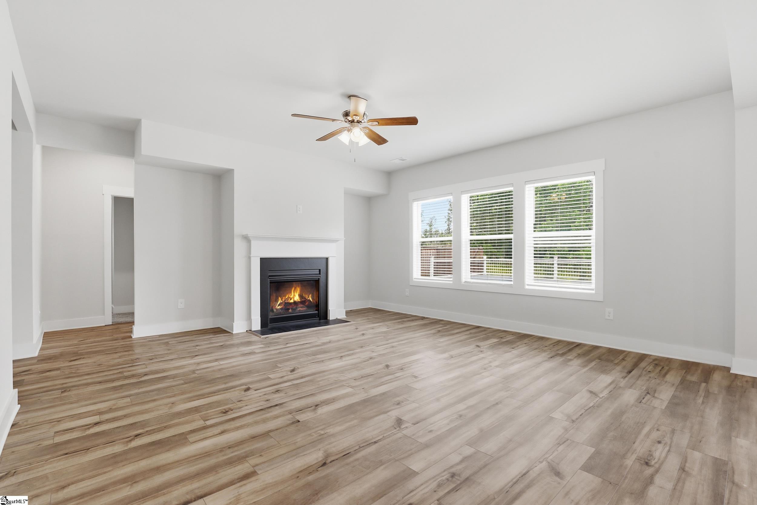 232 Roderick Lane Greenville, SC 29605 - Photo 5 of 34