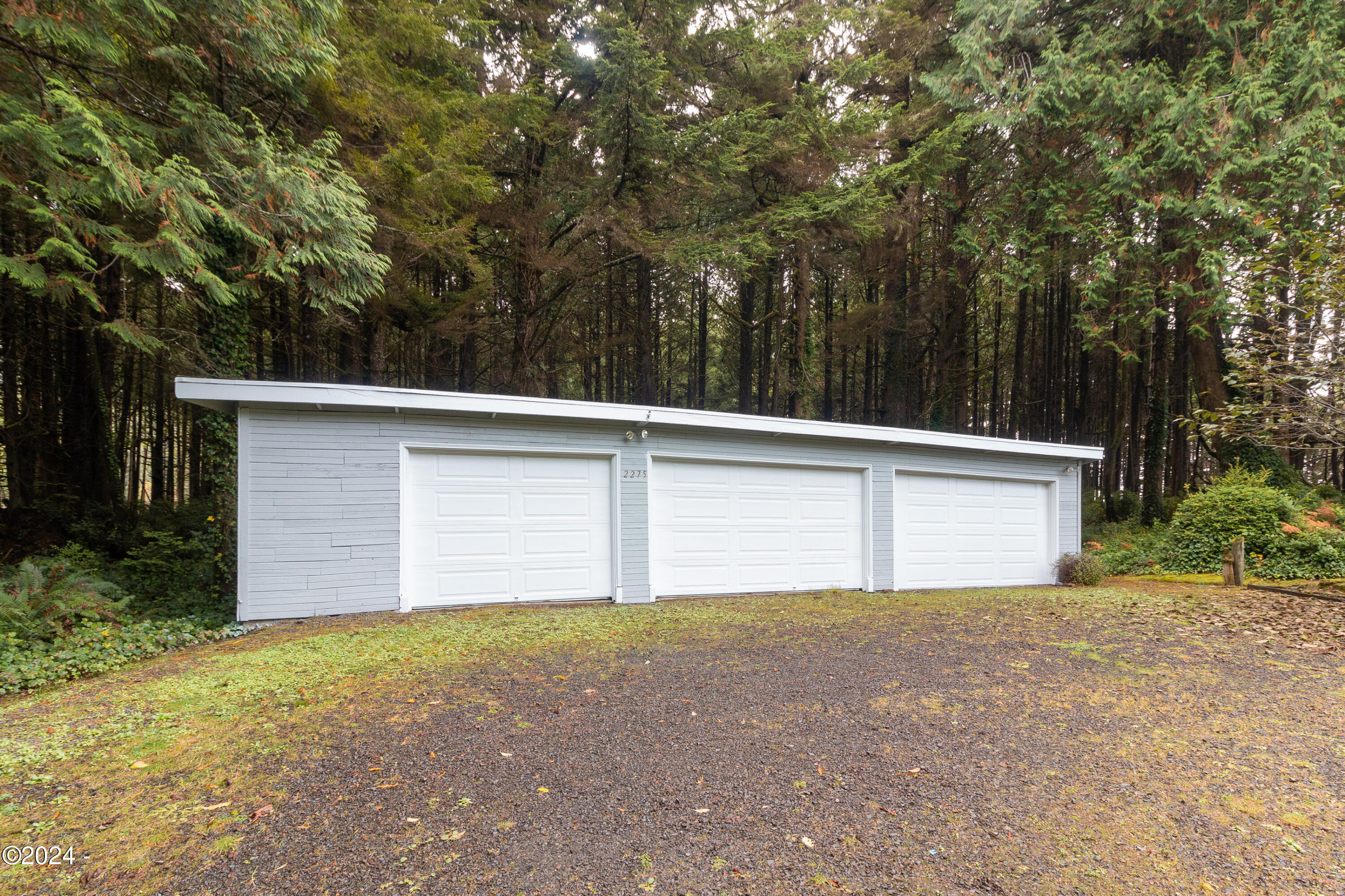 2275 Highway 101 Depoe Bay, OR 97341 - Photo 5 of 61 Oversized Shop/Xtra Garage