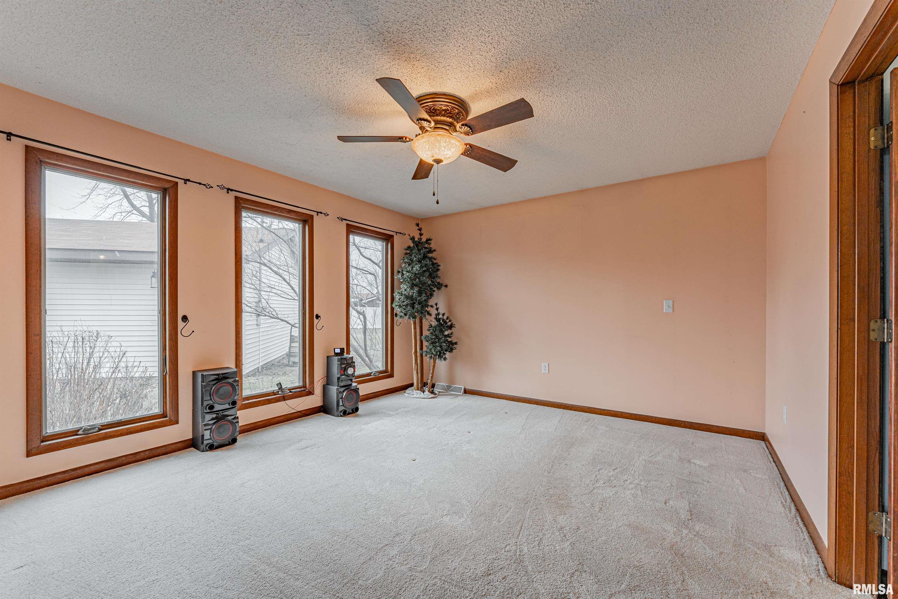 12 Pheasant Road Lincoln, IL 62656 - Photo 21 of 36