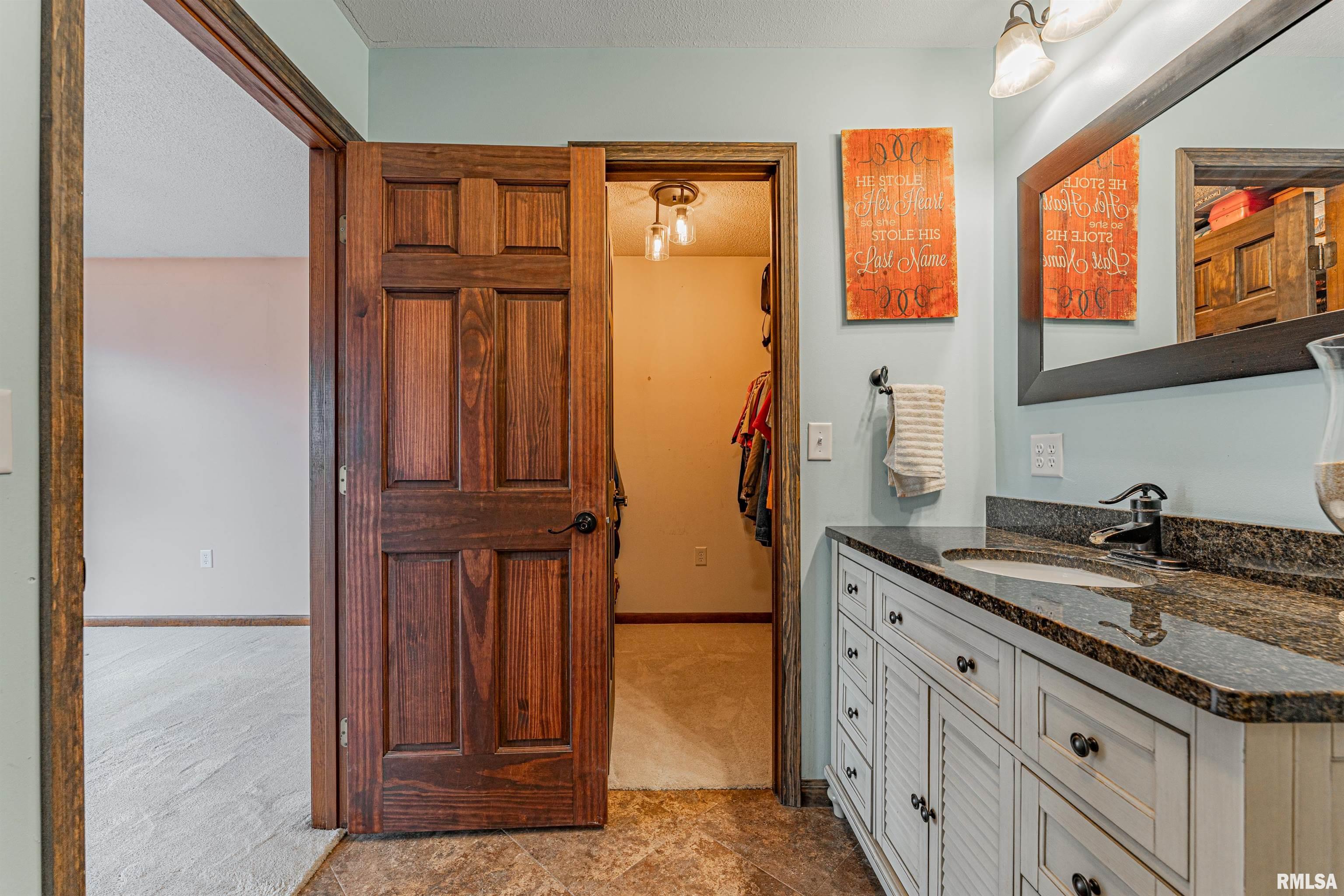 12 Pheasant Road Lincoln, IL 62656 - Photo 24 of 36