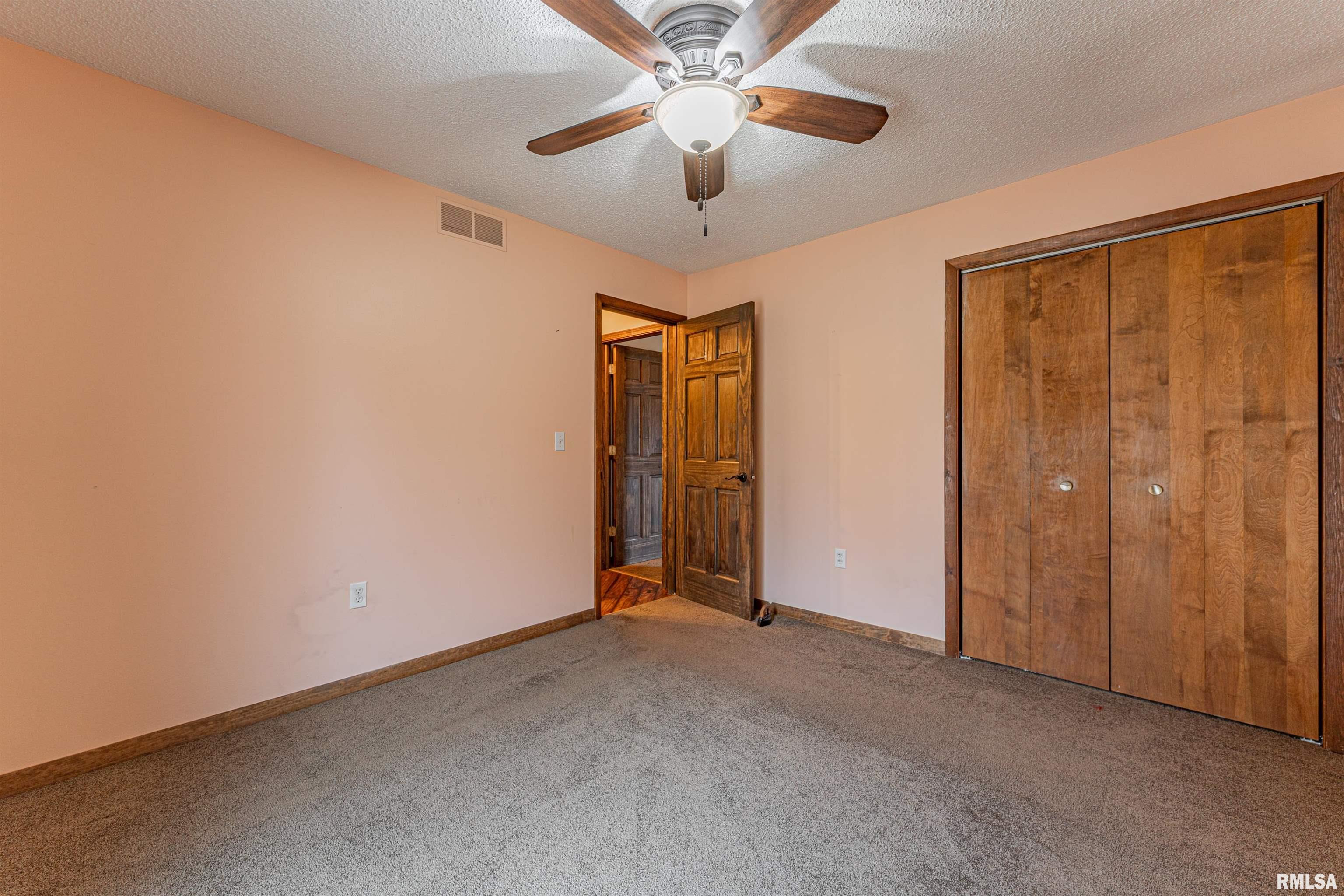 12 Pheasant Road Lincoln, IL 62656 - Photo 27 of 36