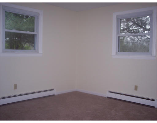 477 Country Club Road Greenfield, MA 01301 - Photo 12 of 19 Gallery Image 12