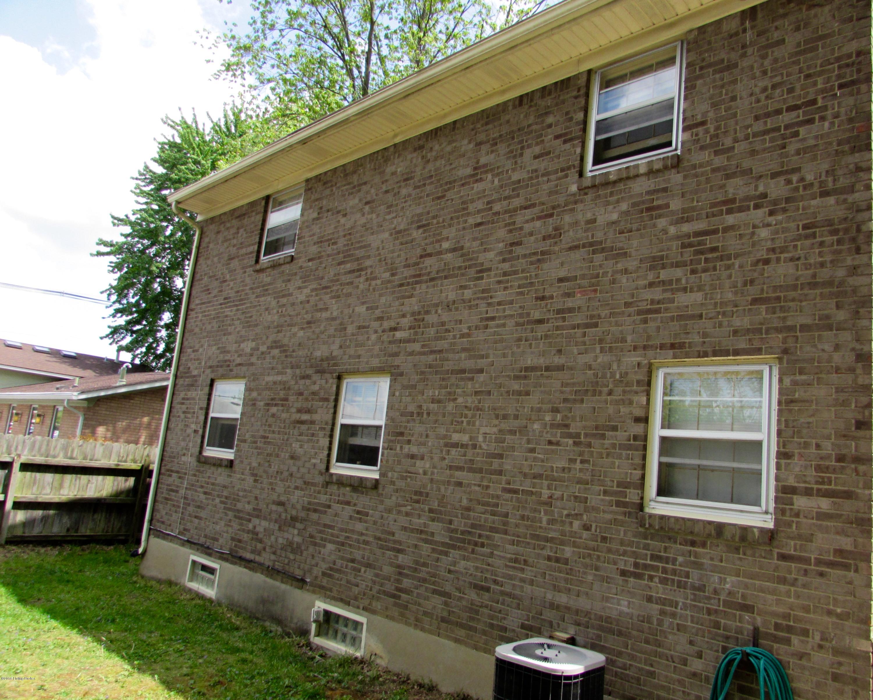 4515 Lambert Road Louisville, KY 40219 - Photo 4 of 24 IMG_0851