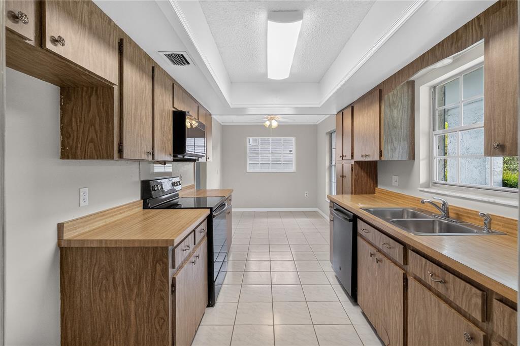 656 Little Wekiva Road Altamonte Springs, FL 32714 - Photo 12 of 37 Gallery Image 12