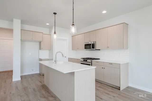 $452,990 | 10527 West Tinder Street, Star, ID 83669