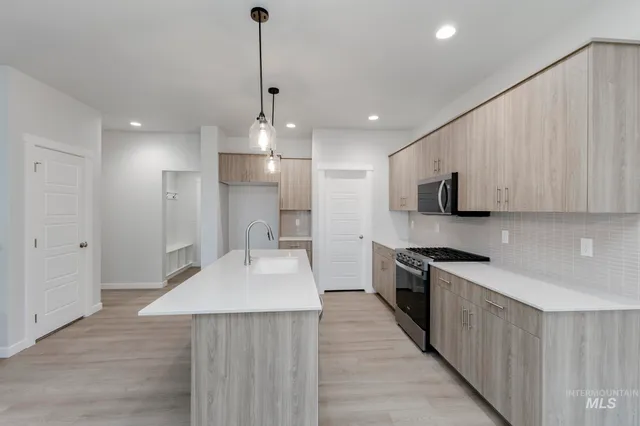 $452,990 | 10527 West Tinder Street, Star, ID 83669