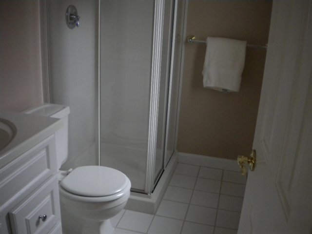 1270 South Oxford Road Grosse Pointe, MI 48236 - Photo 14 of 21 31058142-14.JPG