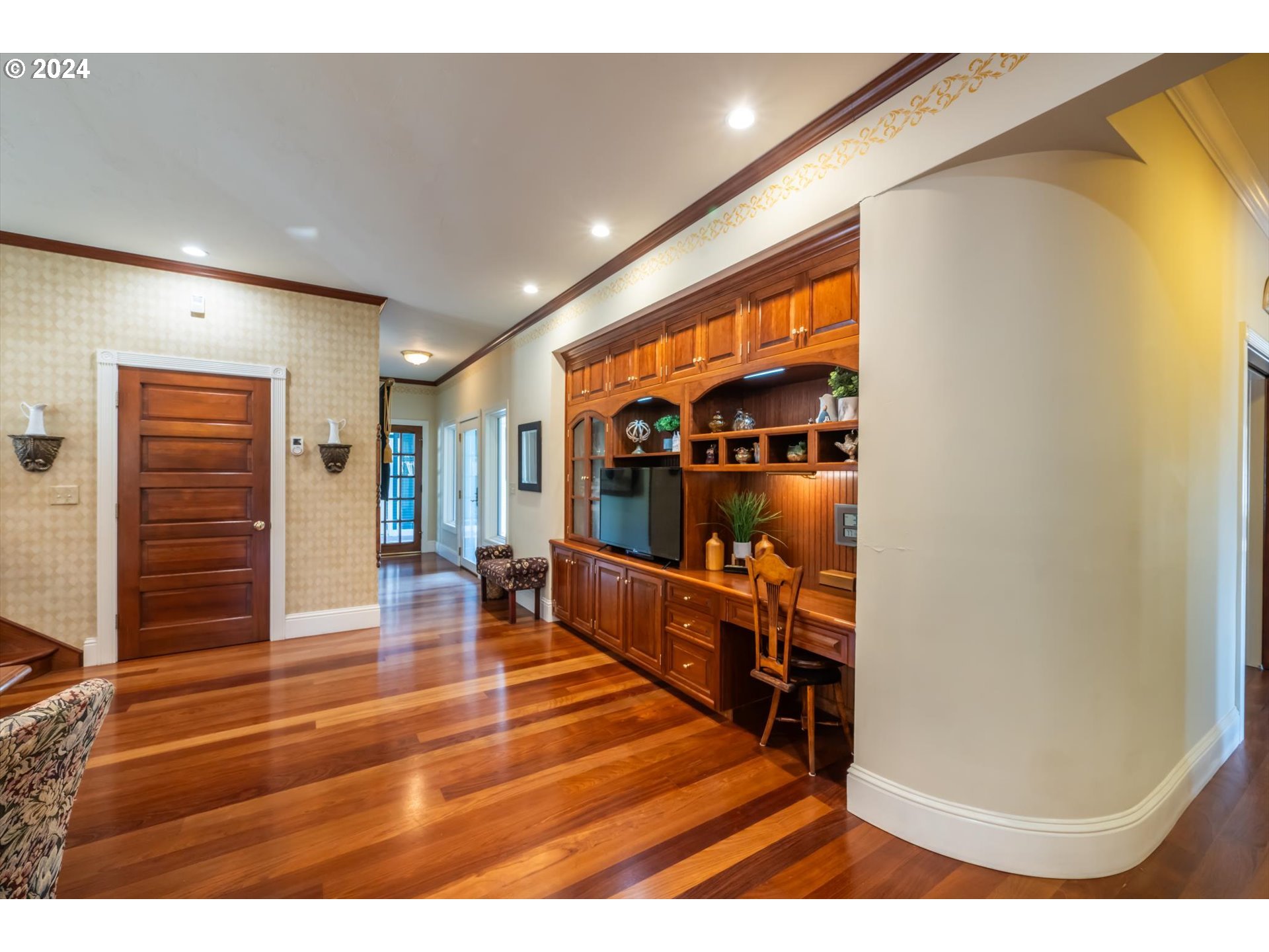 54980 Morrison Road Bandon, OR 97411 - Photo 31 of 48 a room with wooden floors