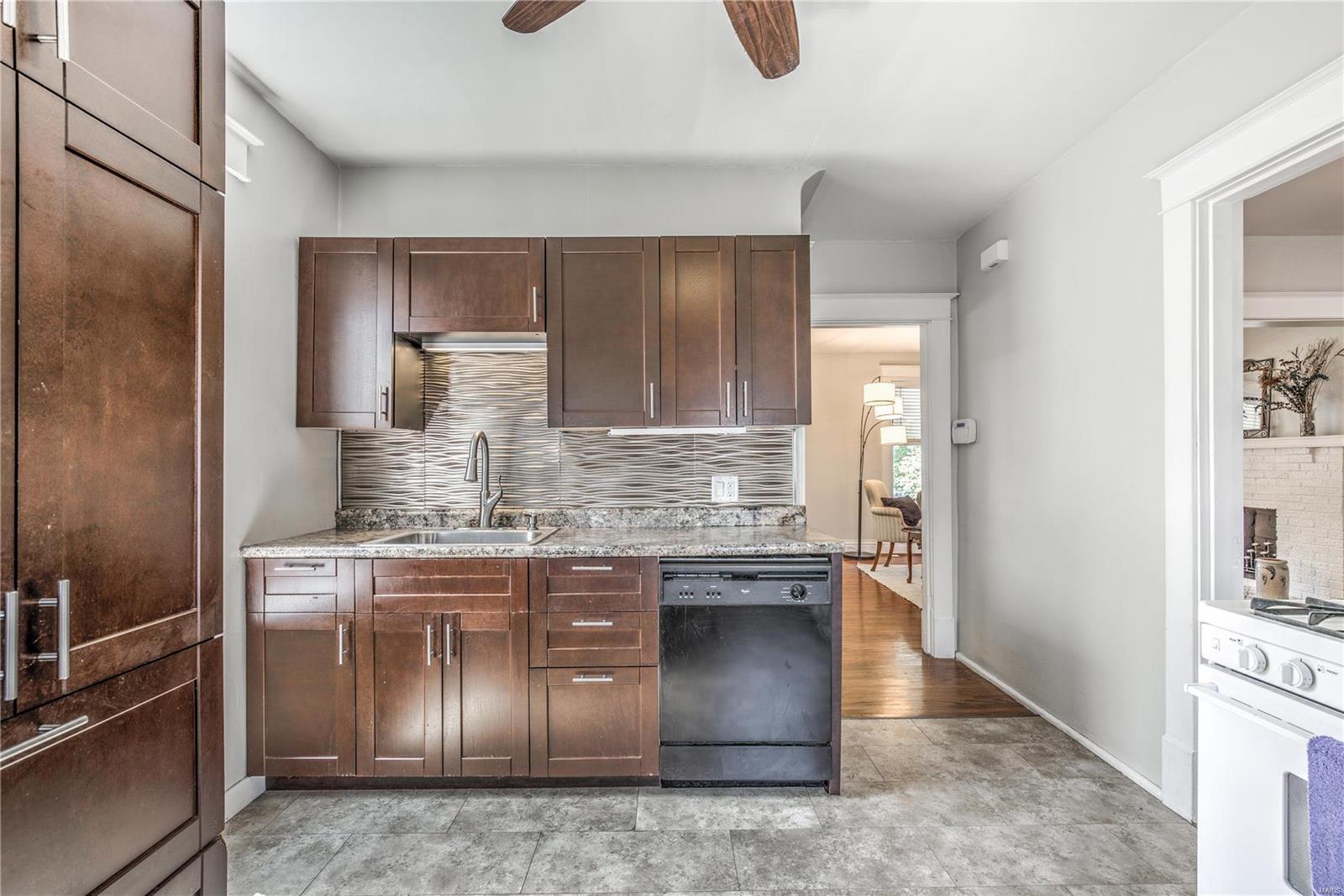2218 Richert Place St. Louis, MO 63143 - Photo 8 of 26 Gallery Image 8