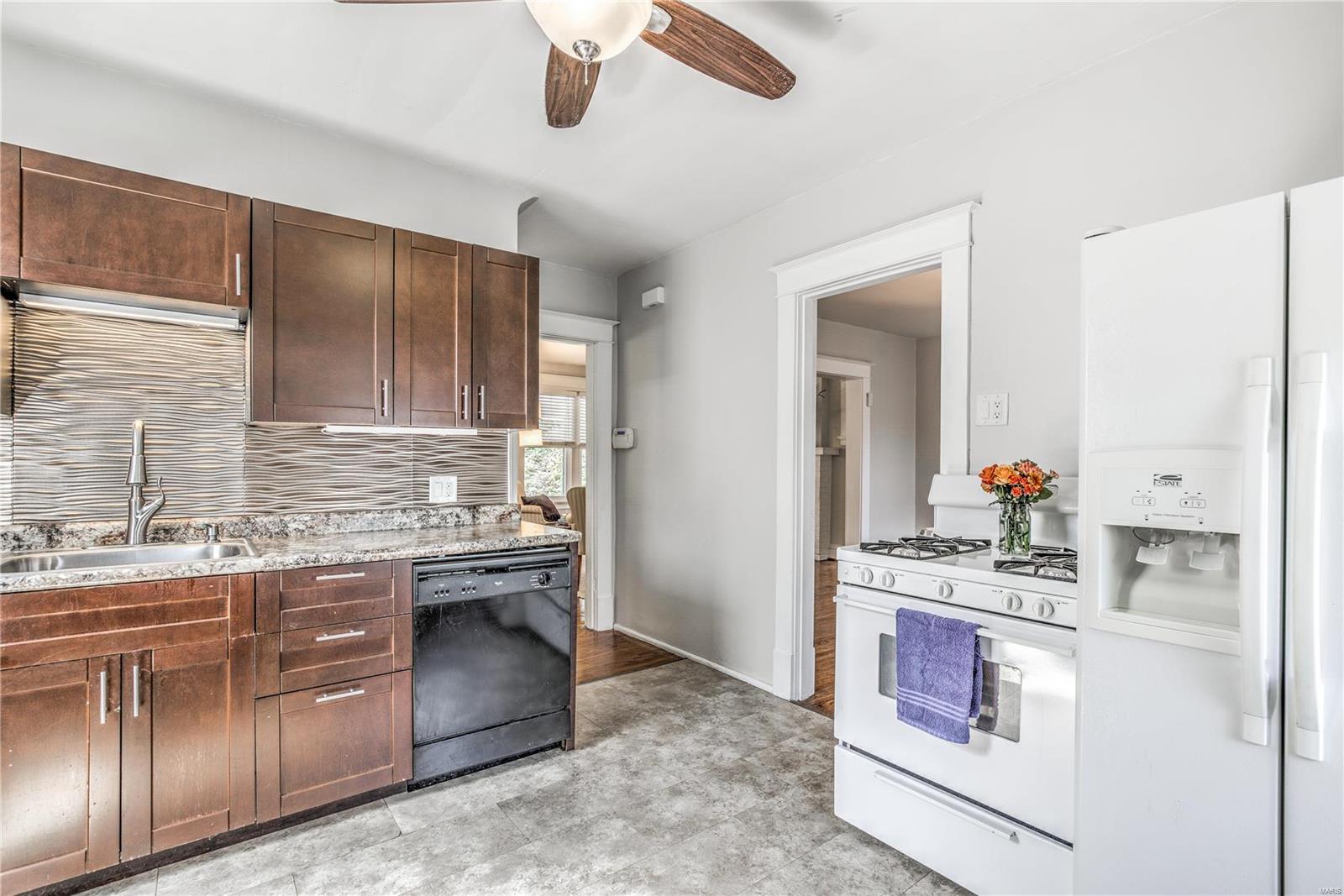 2218 Richert Place St. Louis, MO 63143 - Photo 10 of 26 Gallery Image 10