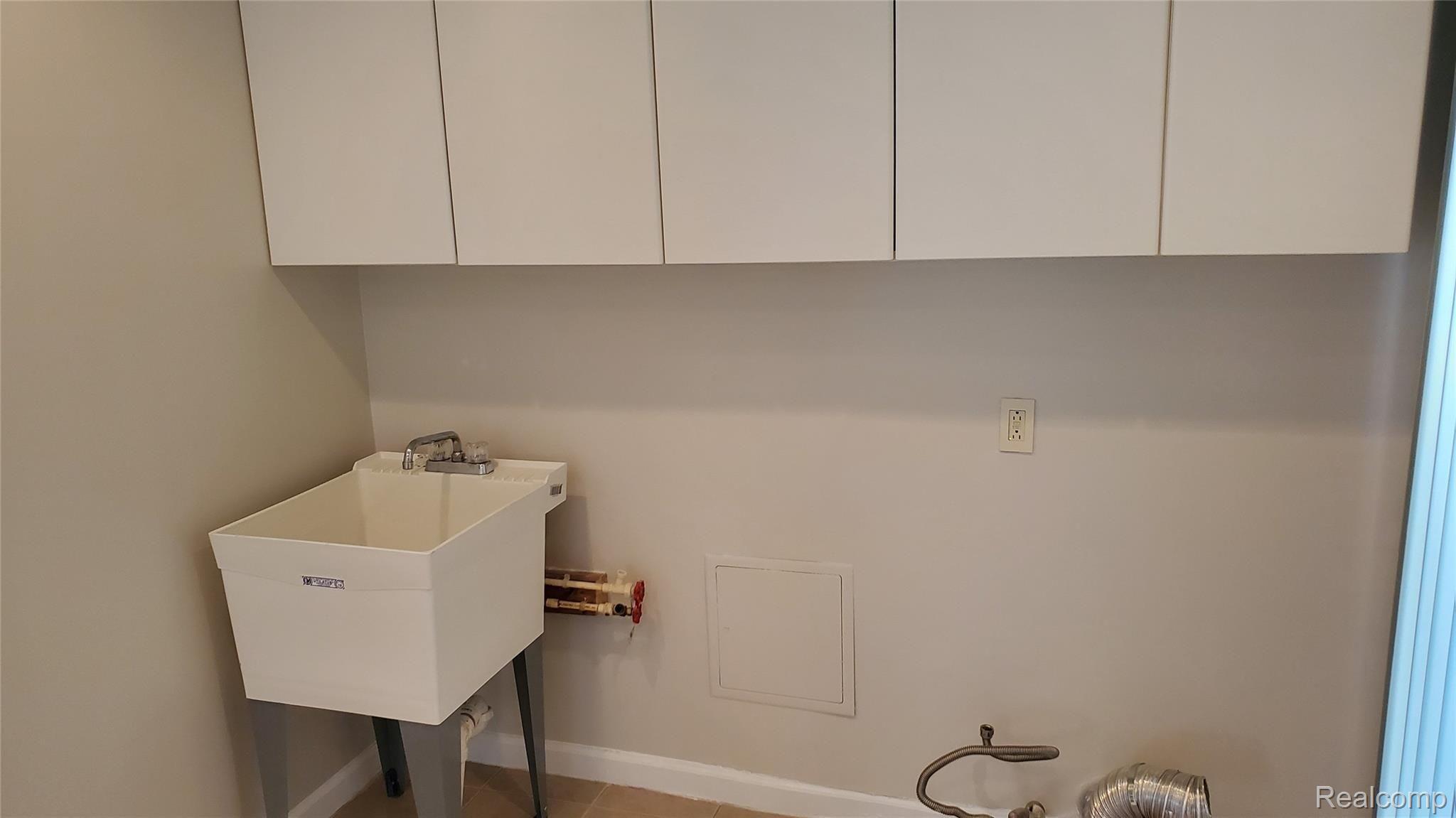 4171 Filbert Street Wayne, MI 48184 - Photo 24 of 33 20190923_155540.jpg