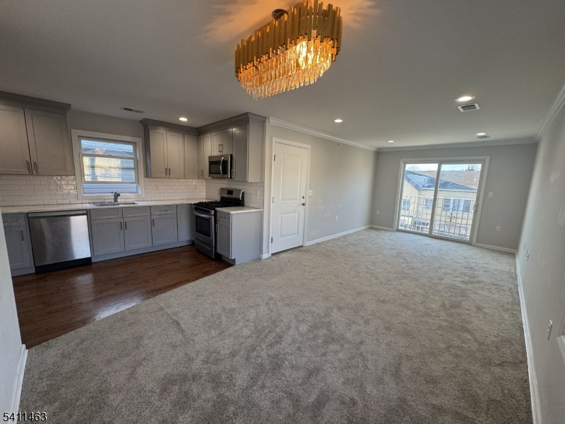 64 Delaware Street, Unit 2 Elizabeth Port, NJ 07206 - Photo 2 of 10