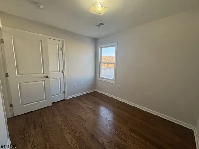 $2,600 | 64 Delaware Street, Unit 2, Elizabeth Port, NJ 07206