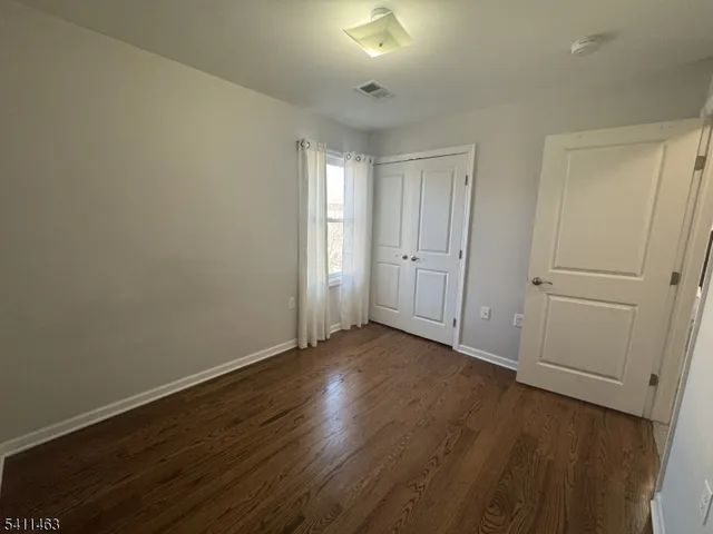 $2,600 | 64 Delaware Street, Unit 2, Elizabeth Port, NJ 07206