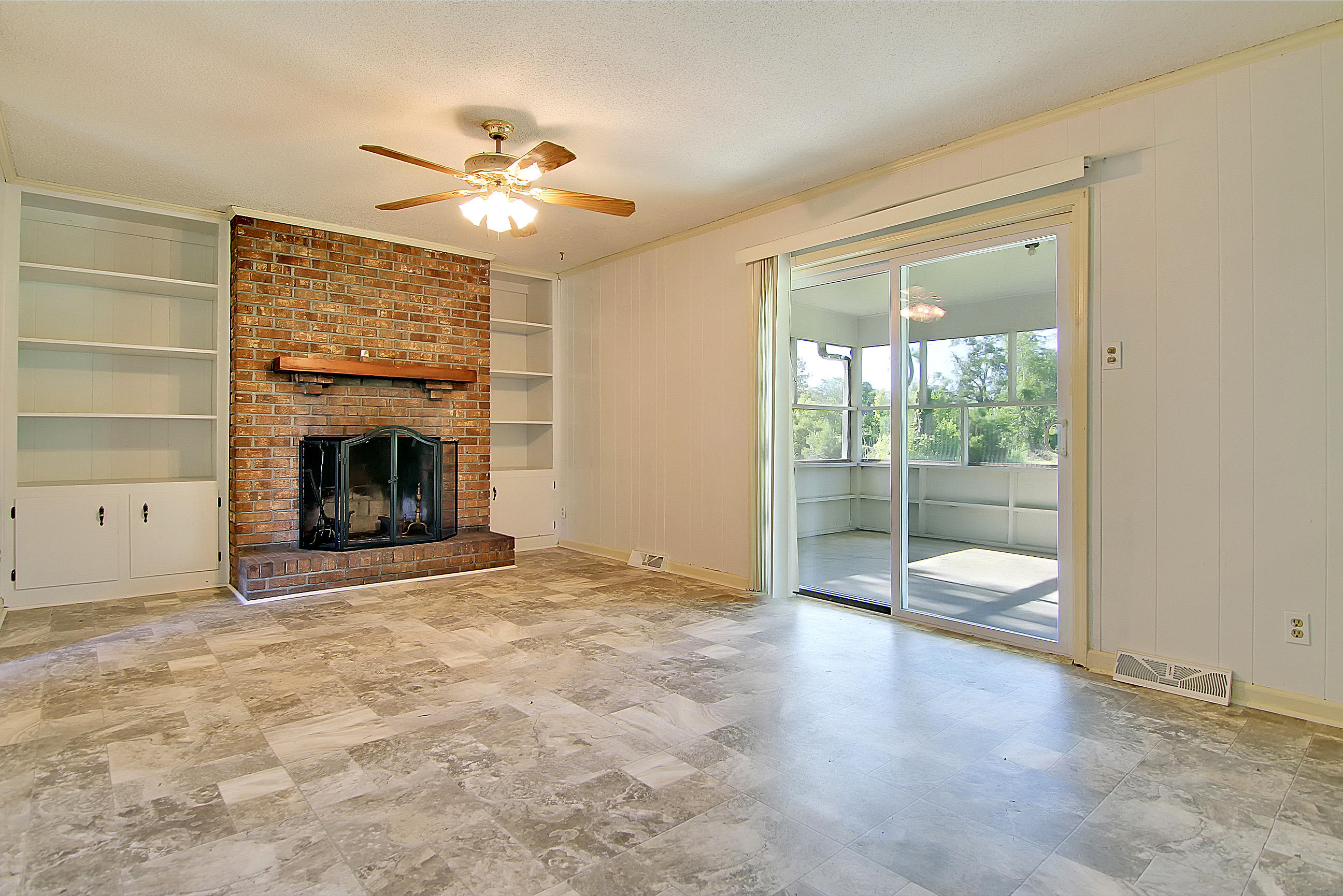 249 Kitfield Road Moncks Corner, SC 29461 - Photo 2 of 25 IMG_9533_IMG_9537 copy