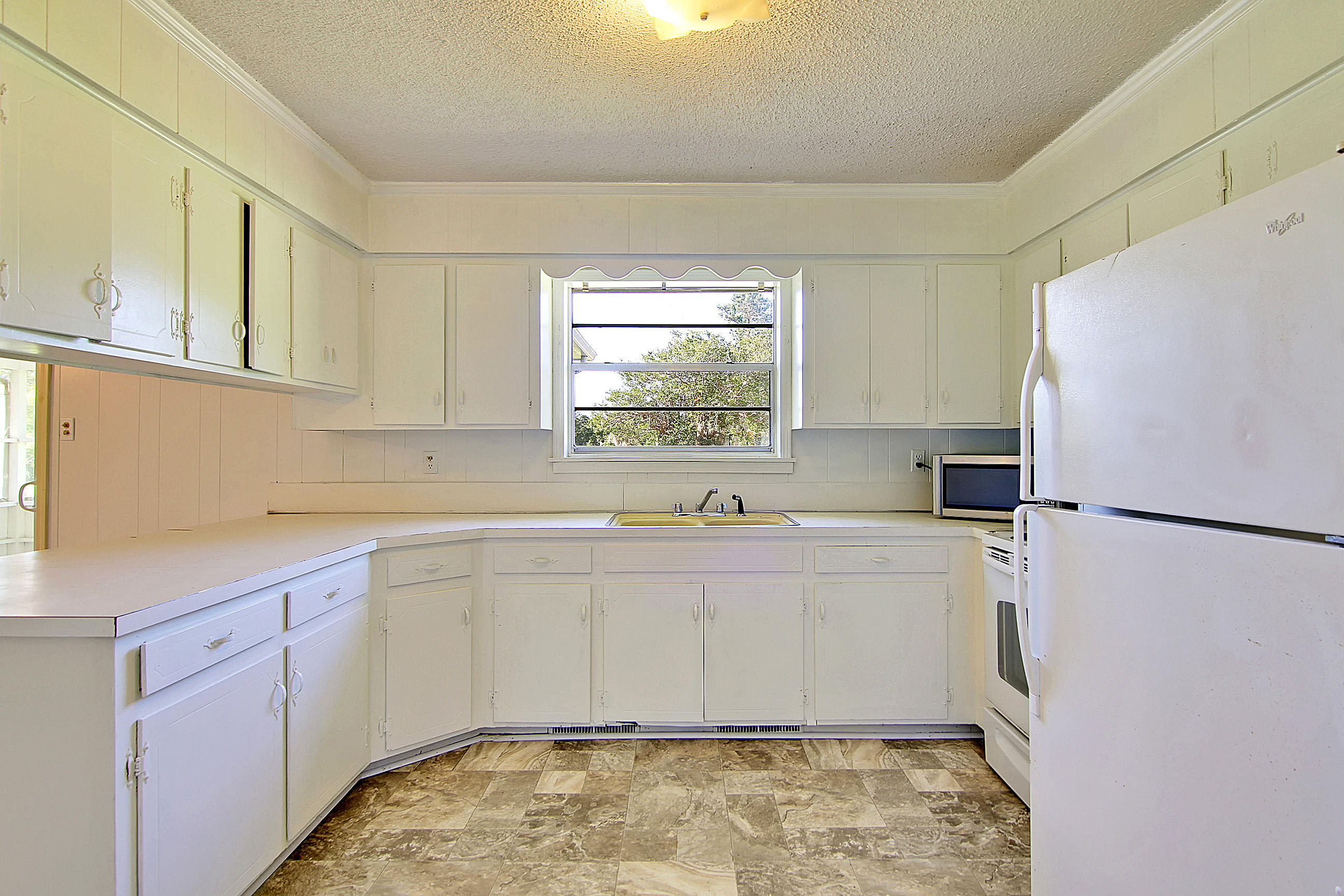 249 Kitfield Road Moncks Corner, SC 29461 - Photo 6 of 25 IMG_9565_IMG_9570 copy