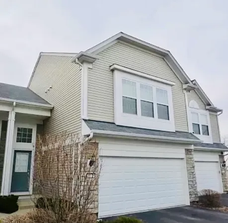 $2,600 | 337 Devoe Drive, Unit 337, Oswego, IL 60543