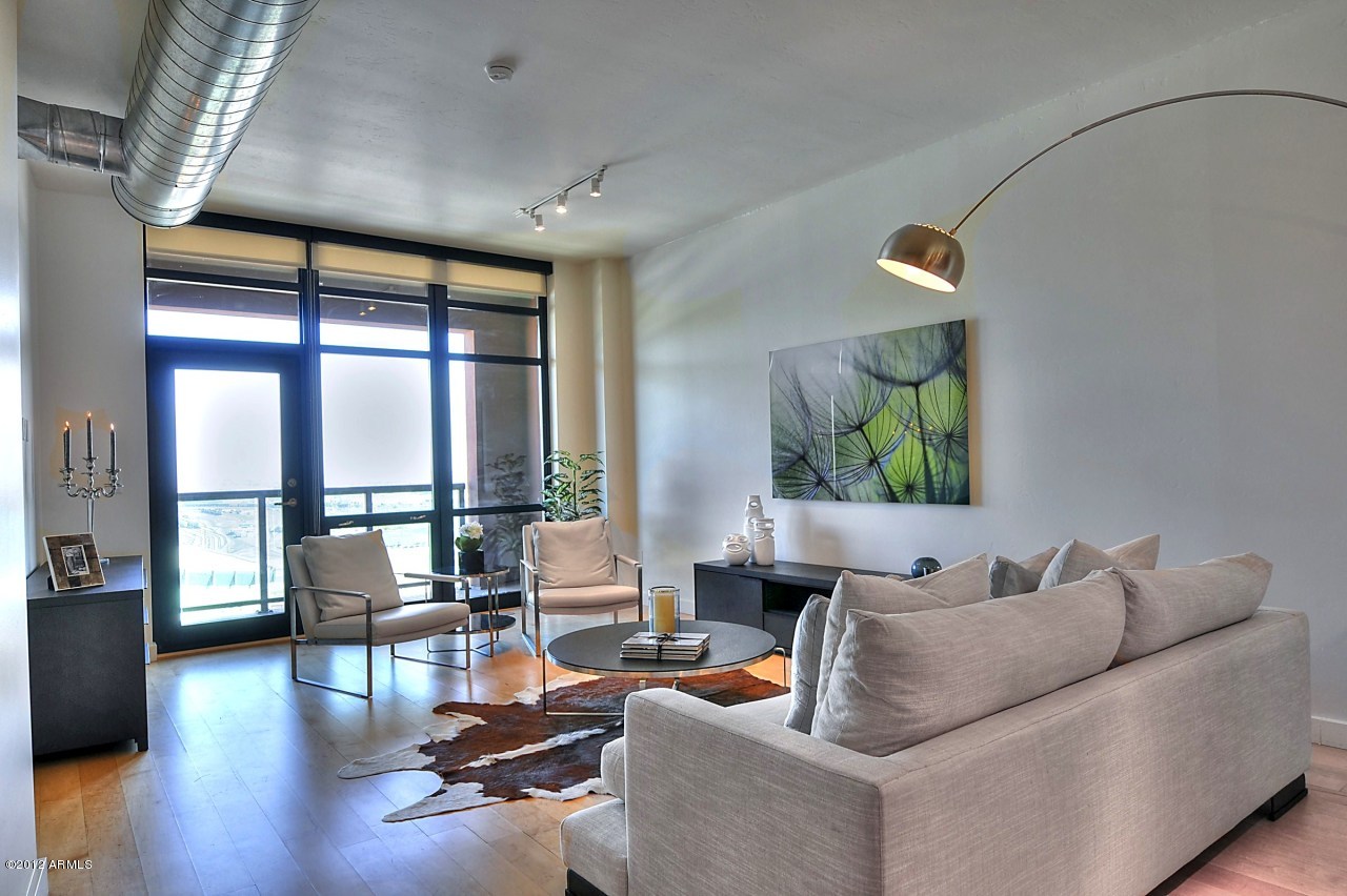 310 South 4th Street, Unit 702 Phoenix, AZ 85004 - Photo 5 of 23 Living Room