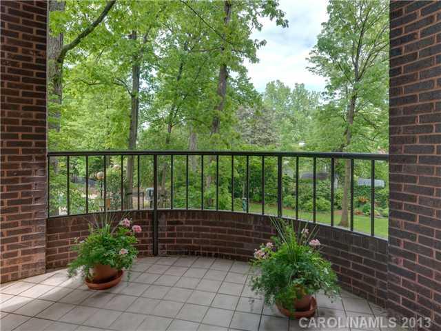 808 Cherokee Road, Unit J1 Charlotte, NC 28207 - Photo 14 of 16
