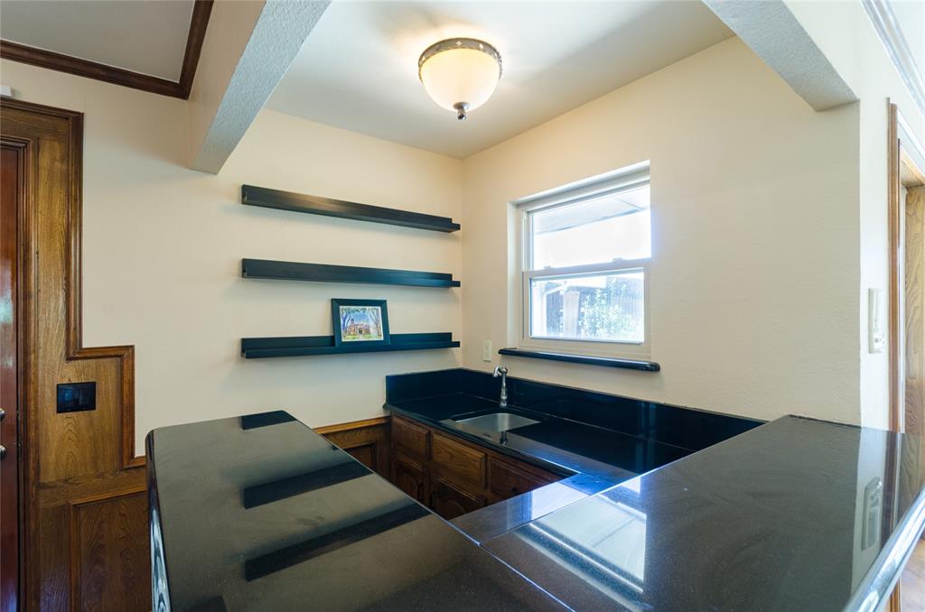 2605 Rothland Lane Plano, TX 75023 - Photo 27 of 40 a living room with furniture and a window
