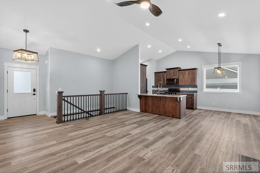 1725 Brock Drive Pocatello, ID 83201 - Photo 4 of 40