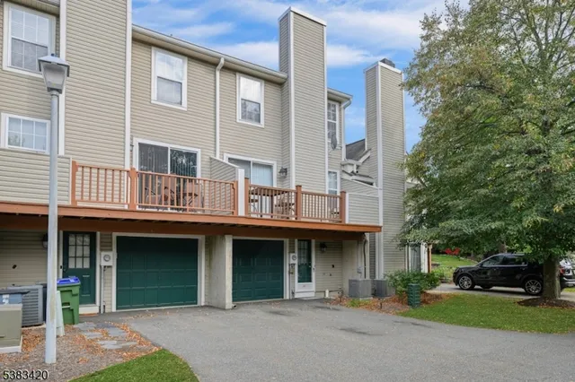 $294,500 | 41 Green Heron Drive, Hackettstown, NJ 07840
