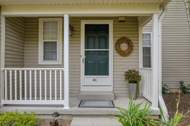 $294,500 | 41 Green Heron Drive, Hackettstown, NJ 07840