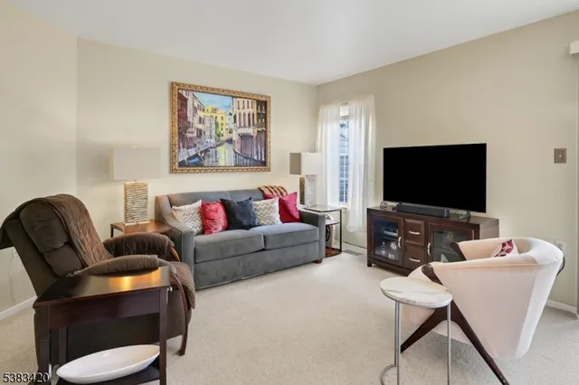 $294,500 | 41 Green Heron Drive, Hackettstown, NJ 07840