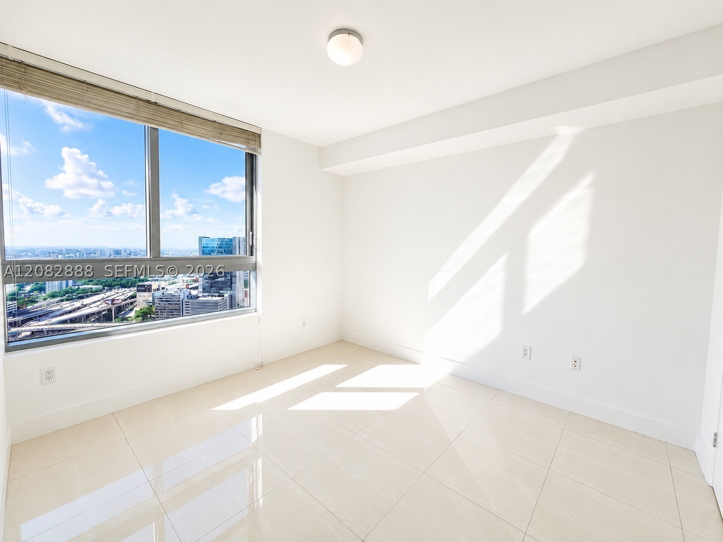 90 Southwest 3rd Street, Unit 3408 Miami, FL 33130 - Photo 6 of 13 Gallery Image 6