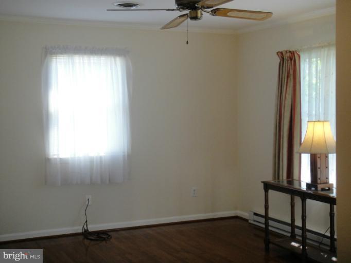 7 3rd Street Ridgely, MD 21660 - Photo 3 of 30 Living Room