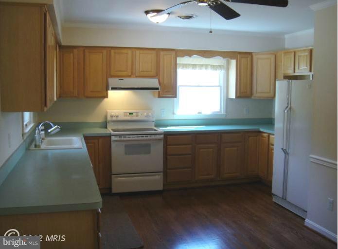 7 3rd Street Ridgely, MD 21660 - Photo 8 of 30 Kitchen