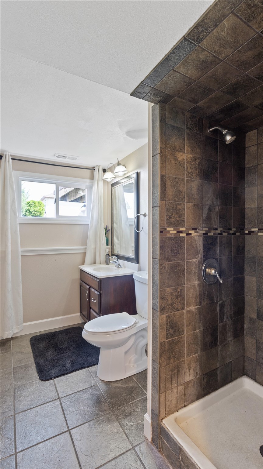 704 North Collins Road Spokane Valley, WA 99216 - Photo 12 of 19 Gallery Image 12