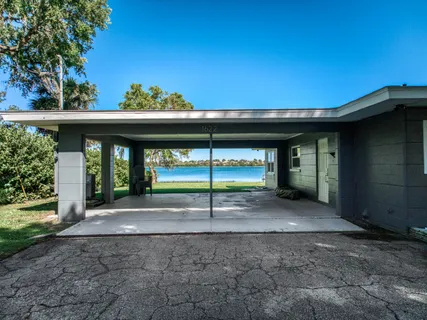 $549,000 | 1622 West Dinner Lake Drive, Sebring, FL 33870